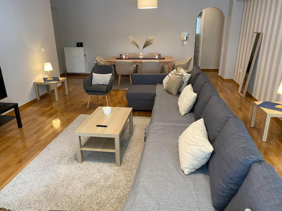 Classy 3Br With 2 Bathrooms Apartment In Marousi Athen Eksteriør billede